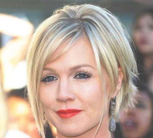 Featured Photo of 15 Best Short Bob Haircuts for Women Over 40