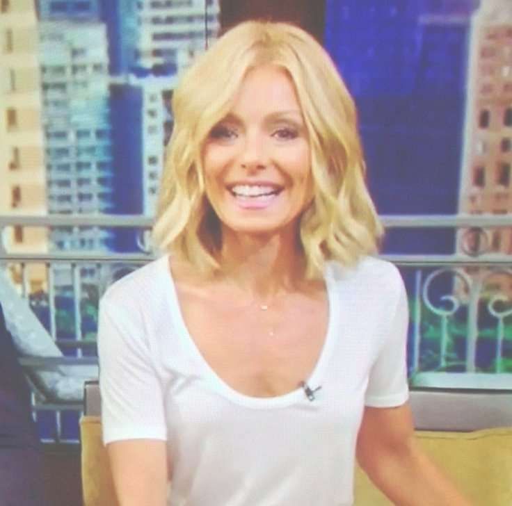52 Best Kelly Ripa Images On Pinterest | Summer Outfits, Black And Inside Kelly Ripa Bob Hairstyles (View 11 of 15)