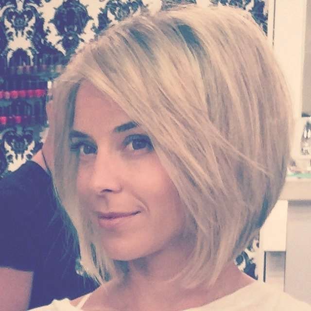 Easy Short Bob Haircut For Thick Hair – Pretty Designs Pertaining To Chic Bob Hairstyles (Photo 15 of 15)