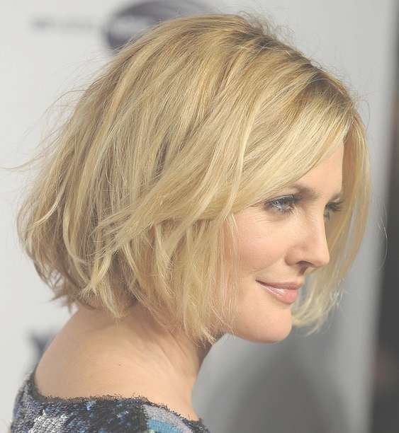 Latest Hairstyles: Chic Short Messy Wavy Bob Haircut For Women For Chic Bob Hairstyles (View 9 of 15)
