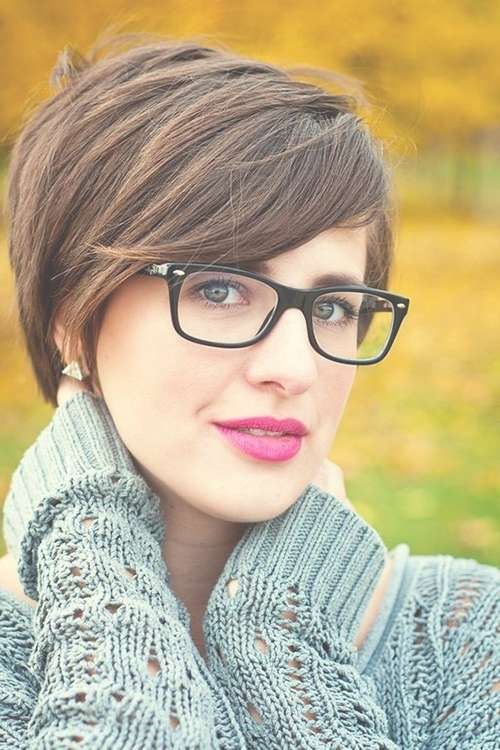 20 Best Hairstyles For Women With Glasses | Hairstyles & Haircuts With Regard To 2018 Medium Haircuts For Glasses (View 20 of 25)
