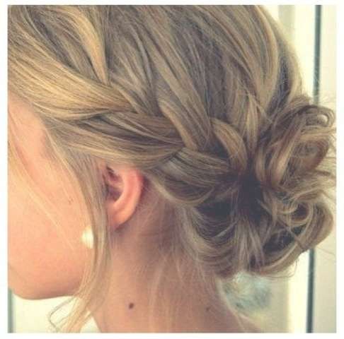 20 Chic Bridesmaid Hairstyles For Medium Length Hair | New Love Times Intended For Most Popular Medium Hairstyles Bridesmaids (View 13 of 25)