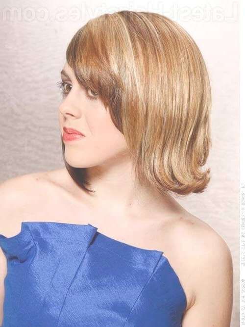 22 Popular Medium Length Hairstyles With Bangs (updated For 2018) Pertaining To Latest Medium Hairstyles For Women With Bangs (Photo 23 of 25)
