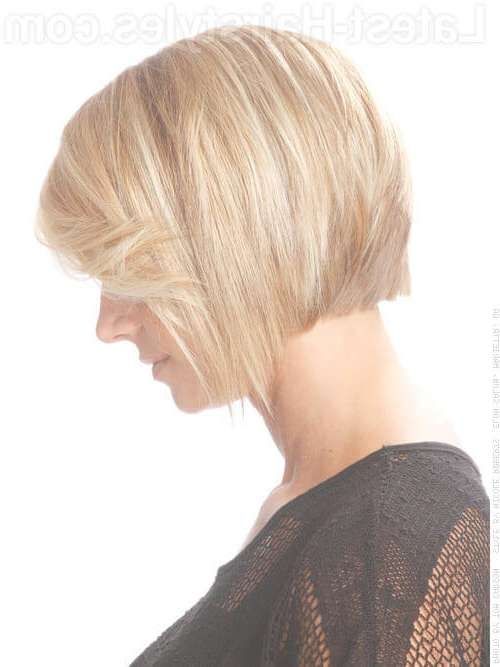 23 Chin Length Bob Hairstyles That Will Stun You (2018 Trends) Within Feathered Bob Hairstyles (Photo 6 of 25)