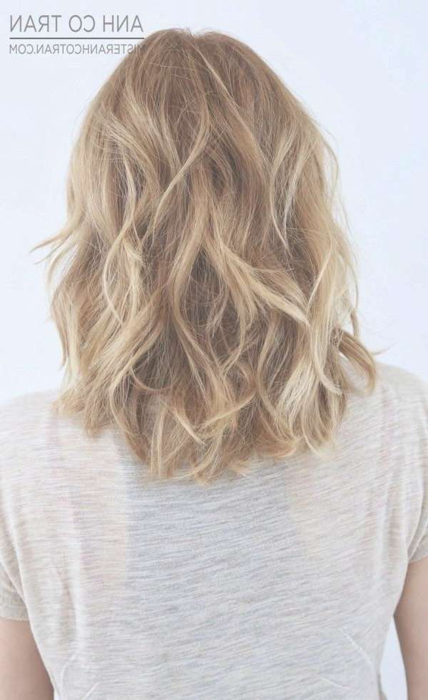 25 Popular Medium Hairstyles For Women – Mid Length Hairstyles For Newest Medium Hairstyles For Fall (Photo 20 of 25)