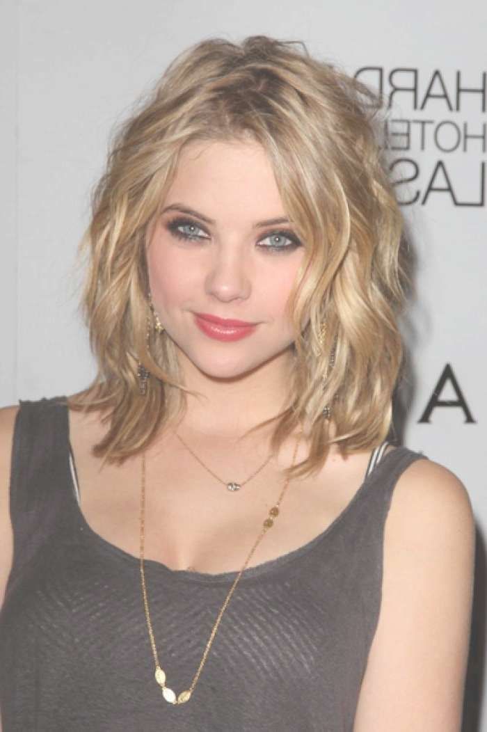 30 Amazing Haircuts For Chubby & Fat Faces To Look Thin In Latest Medium Hairstyles For High Cheekbones (Photo 3 of 15)