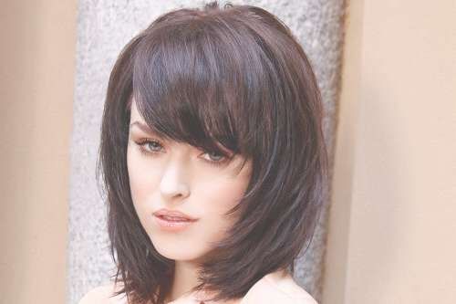 38 Chic Medium Shag Hairstyles & Haircuts For Women 2018 For Most Up To Date Medium Hairstyles With Bangs And Layers (Photo 24 of 25)