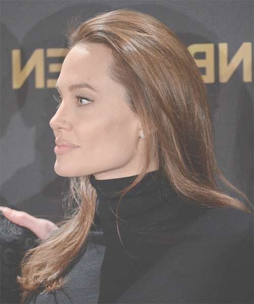 Angelina Jolie Hairstyles In 2018 Within Most Current Angelina Jolie Medium Hairstyles (Photo 6 of 15)