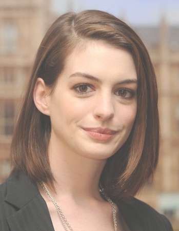 Anne Hathaway At A “get Smart” Photocall | Haircuts, Hair Styles Inside Most Popular Anne Hathaway Medium Hairstyles (View 16 of 16)