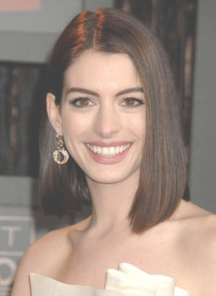 Anne Hathaway Straight Medium Length Lob Hairstyle – Heart With Regard To Latest Anne Hathaway Medium Hairstyles (Photo 1 of 16)