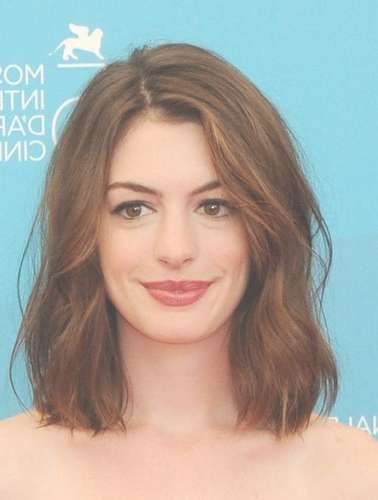 Anne Hathaway | Haircuts, Hair Styles & Pictures Of Celebrity Throughout Most Recent Anne Hathaway Medium Haircuts (View 19 of 25)