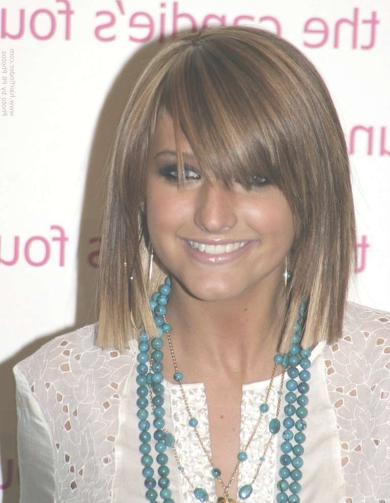 Ashlee Simpson | Blunt Cut Bob Hairstyle With Blonde Tipping On Inside Latest Ashlee Simpson Medium Haircuts (View 13 of 25)