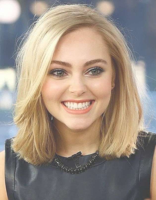 Featured Photo of 25 Best Simple Medium Haircuts for Round Faces