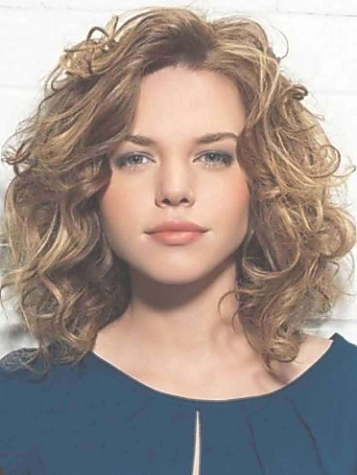 Best 25+ Mid Length Curly Hairstyles Ideas On Pinterest | Medium Intended For Recent Carrie Bradshaw Medium Hairstyles (View 11 of 15)