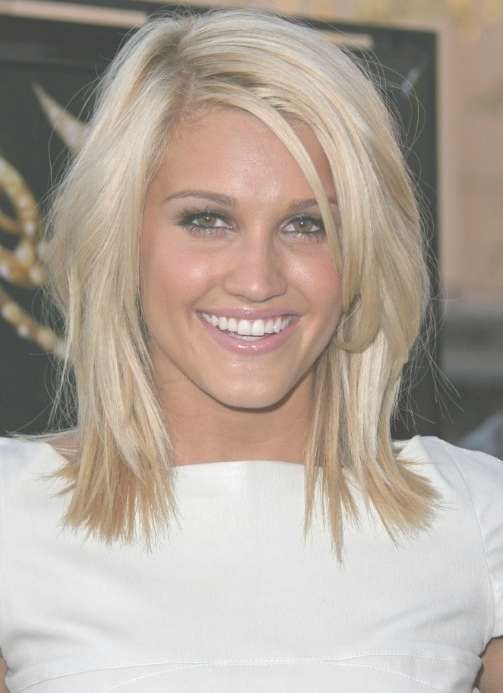 Cute Medium Length Hairstyle: Medium Straight Hair Style Within Current Medium Haircuts For Thick Straight Hair (View 24 of 25)
