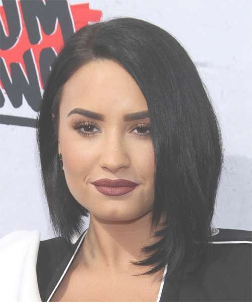 Demi Lovato Hairstyles In 2018 With Newest Demi Lovato Medium Haircuts (Photo 12 of 25)