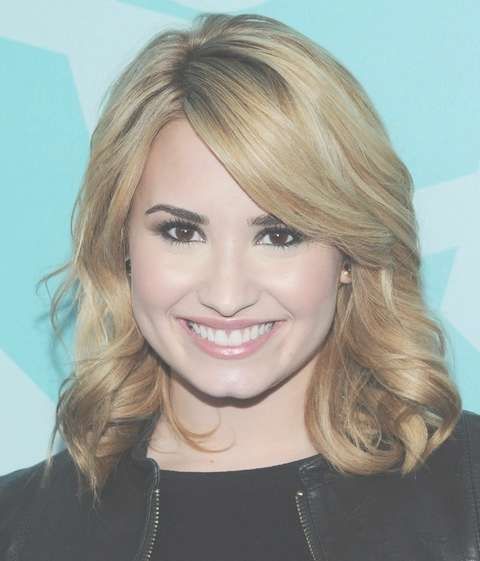 Demi Lovato Hairstyles: Radiant Medium Curls – Pretty Designs Throughout Most Popular Demi Lovato Medium Haircuts (View 21 of 25)