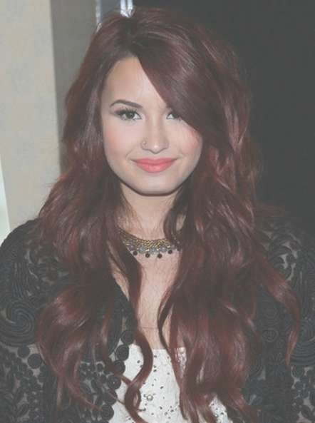 Demi Lovato Wavy Hairstyles 2013 – Popular Haircuts Inside Current Demi Lovato Medium Haircuts (Photo 10 of 25)