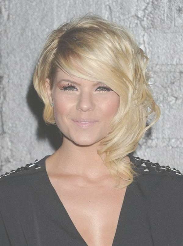 Different Chin Length Bob Haircuts – Women Hairstyles For One Side Longer Bob Haircuts (Photo 19 of 25)