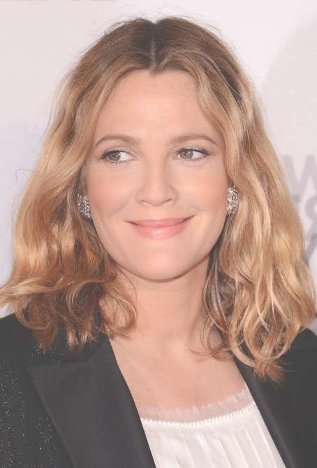 Drew Barrymore Medium Length Hairstyle: Tousled Wavy Bob Hair Inside Best And Newest Drew Barrymore Medium Hairstyles (View 2 of 15)