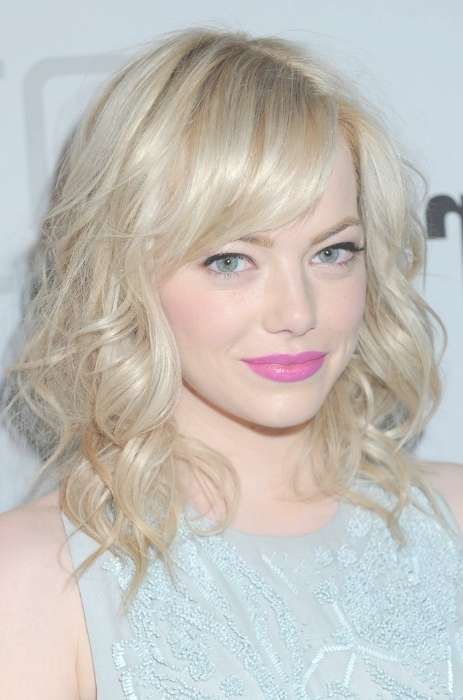 Emma Stone Cute Medium Curly Hairstyle With Bangs – Hairstyles Weekly Intended For Most Current Curly Medium Hairstyles With Bangs (View 4 of 25)