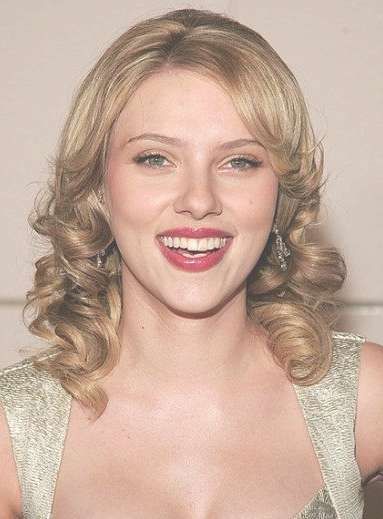 Johansson Shoulder Length Hairstyle In Most Popular Scarlett Johansson Medium Hairstyles (Photo 9 of 15)