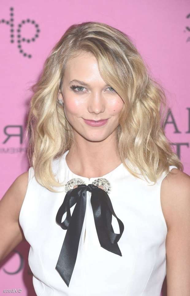 Karlie Kloss: 3 Ways To Wear Medium Length Layered Hair With Regard To Most Current Karlie Kloss Medium Haircuts (View 2 of 25)