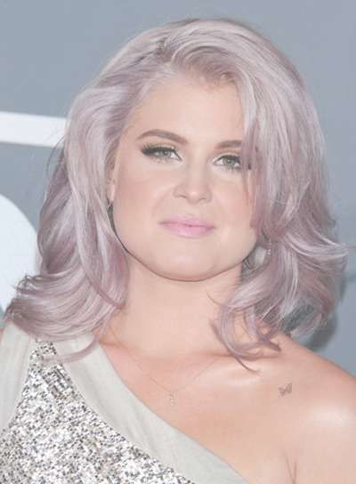 Kelly Osbourne – Beauty Riot With Regard To 2018 Kelly Osbourne Medium Haircuts (View 19 of 25)