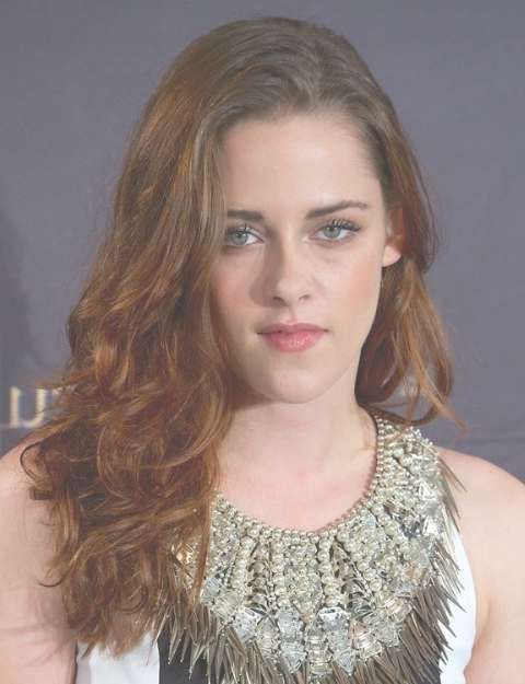 Kristen Stewart Tousled Curly Hairstyle – Popular Haircuts Throughout Most Recent Kristen Stewart Medium Hairstyles (View 11 of 15)