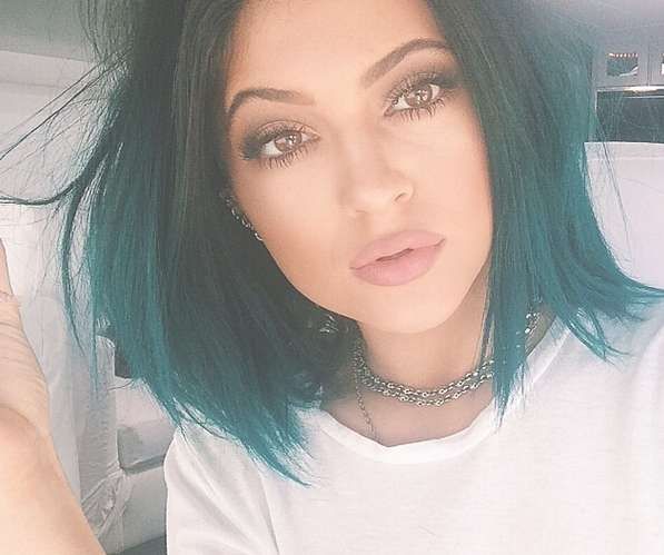 Kylie Jenner Mermaid Blue Bob Hairstyle | Styles Weekly In Most Current Kylie Jenner Medium Haircuts (View 9 of 25)