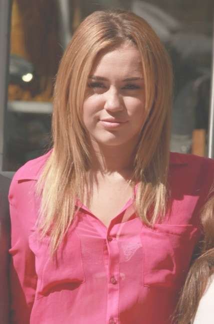 Miley Cyrus Shoulder Length Hairstyles: Casual Sleek Hair Intended For Latest Miley Cyrus Medium Haircuts (View 19 of 25)