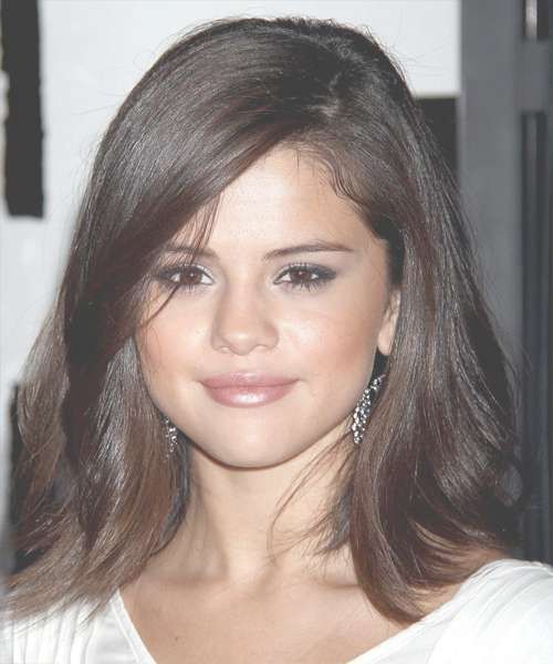 Selena Gomez Hairstyles In 2018 Pertaining To Recent Selena Gomez Medium Hairstyles (View 2 of 15)