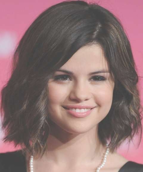 Selena Gomez Hairstyles?cool Medium Wavy Haircut For Women Regarding Most Popular Selena Gomez Medium Hairstyles (View 3 of 15)