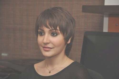 Short Hairstyles For Sarees For Indian Women Over 50 Throughout Indian Bob Haircuts (Photo 14 of 25)