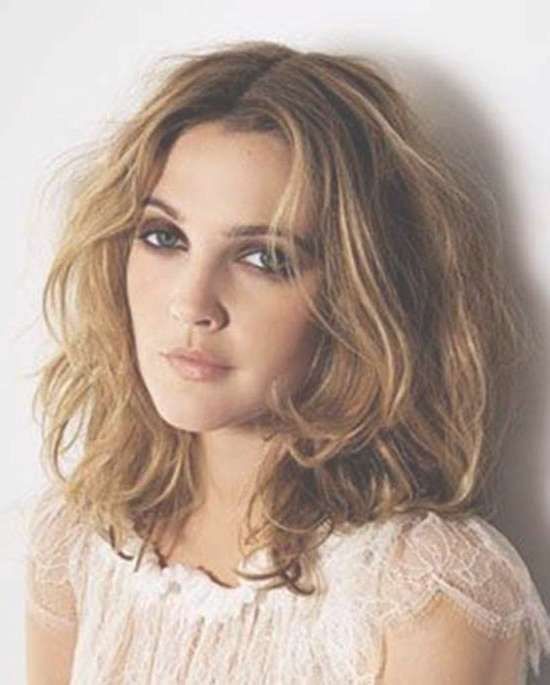 Top 17 Drew Barrymore Hairstyles & Haircuts Only For You ! Within Recent Drew Barrymore Medium Haircuts (View 6 of 25)
