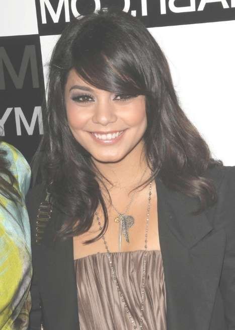 Vanessa Hudgens Medium Brunette Wavy Hairstyle With Bangs Throughout Most Current Vanessa Hudgens Medium Haircuts (View 9 of 25)