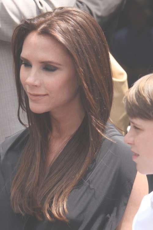 Victoria Beckham's Hairstyles & Hair Colors | Steal Her Style For Latest Victoria Beckham Medium Hairstyles (View 12 of 25)