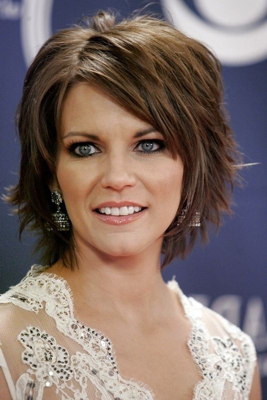18 Easy And Flattering Shaggy Mid Length Hairstyles For Women Within Most Recently Shoulder Length Shaggy Hairstyles (Photo 12 of 15)