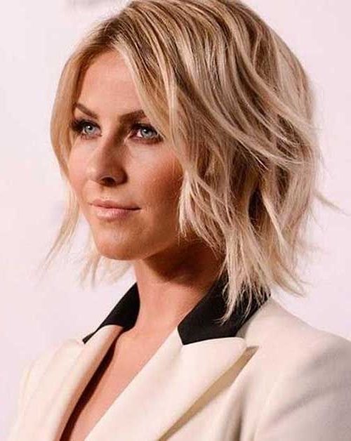 20 Short Hairstyles For Wavy Hair: # (View 12 of 15)