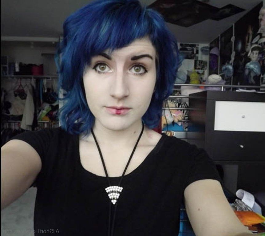 52 Colored Short Emo Hairstyles For Girls With Most Recent Shaggy Emo Haircuts (View 15 of 15)