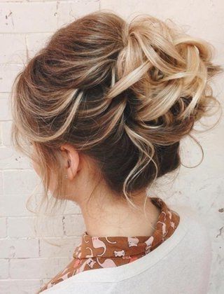 40 Quick And Easy Short Hair Buns To Try | Thin Hair, Up Dos And Scores Pertaining To Current Messy Updos For Medium Hair (Photo 11 of 15)