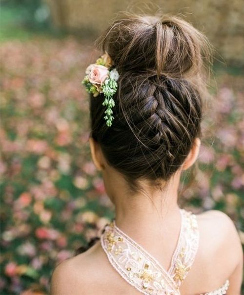 Featured Photo of 15 the Best Teenage Updo Hairstyles
