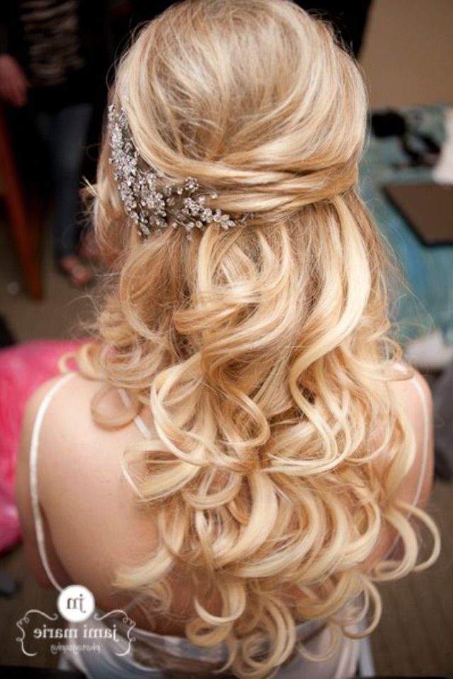 15 Fabulous Half Up Half Down Wedding Hairstyles For Wedding Half Up Hairstyles For Medium Length Hair (View 6 of 15)