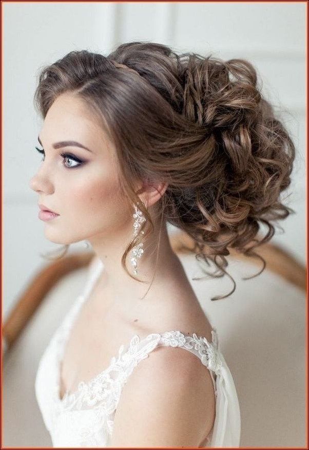 36 Perfect Wedding Hairstyles For Round Faces | Rounding, Face And Inside Wedding Hairstyles For Long Hair With Round Face (View 1 of 15)