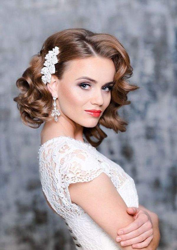 7 Medium Length Hairstyles Perfect For Your Wedding Throughout Mid Length Wedding Hairstyles (View 10 of 15)