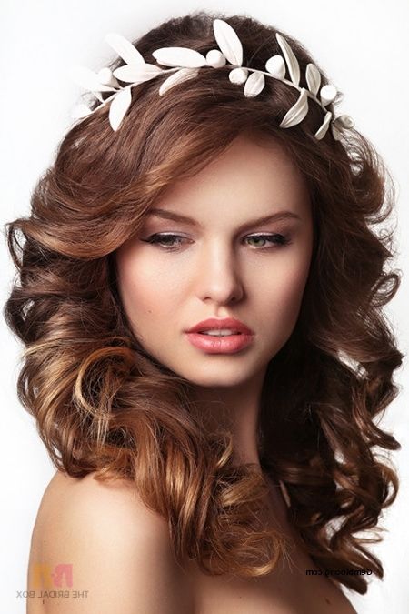 Lovely Wedding Hairstyles For Round Faces 2018 – Csdathletics For Wedding Hairstyles For Round Faces (View 7 of 15)
