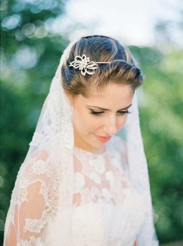 Simple Wedding Updo Hairstyle With Headpiece And Veil | Deer Pearl Throughout Up Hairstyles With Veil For Wedding (View 13 of 15)