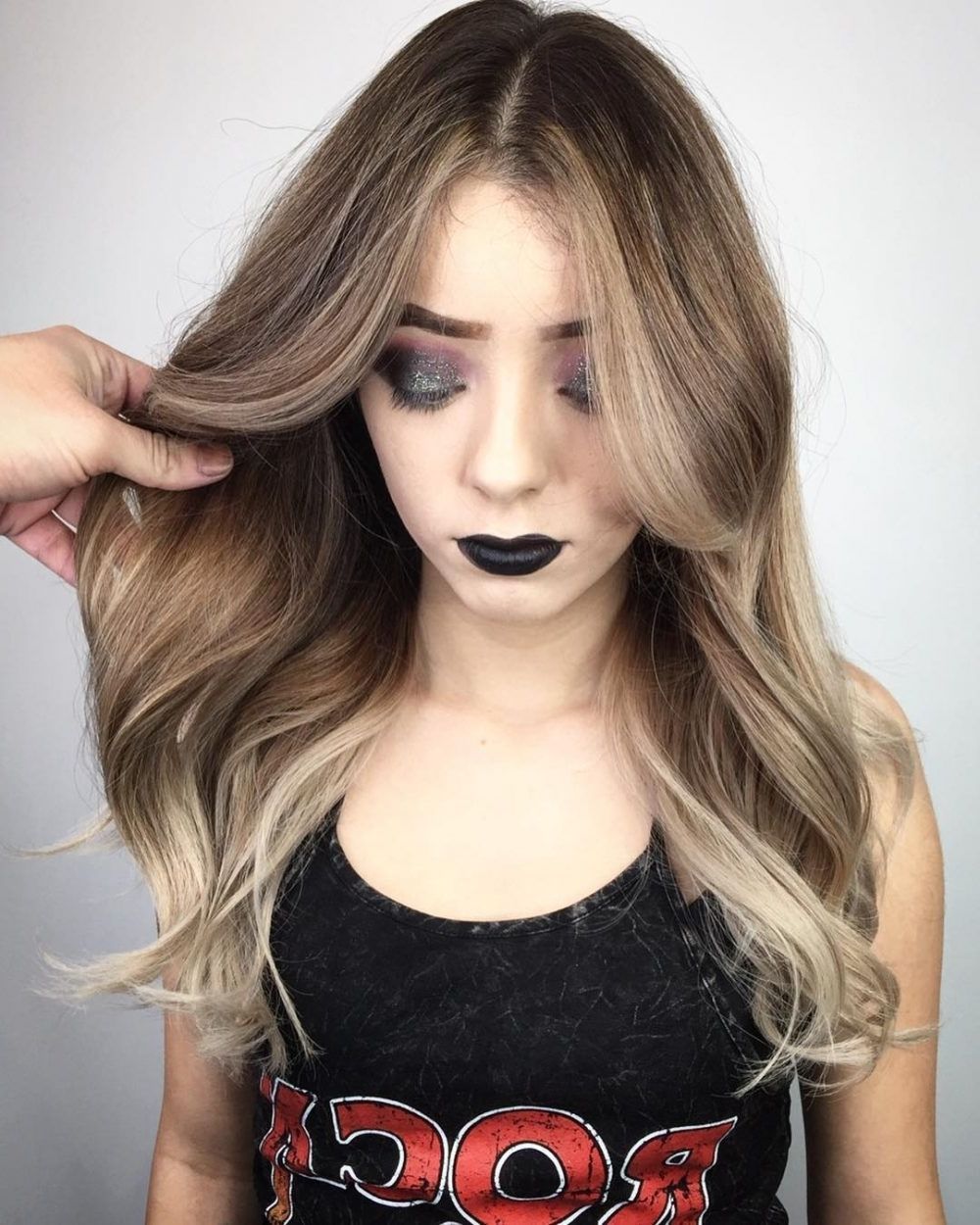 24 Middle Part Hairstyles That Will Flattering Anyone In 2018 With Most Up To Date Side Parted Blonde Balayage Pixie Haircuts (Photo 15 of 15)