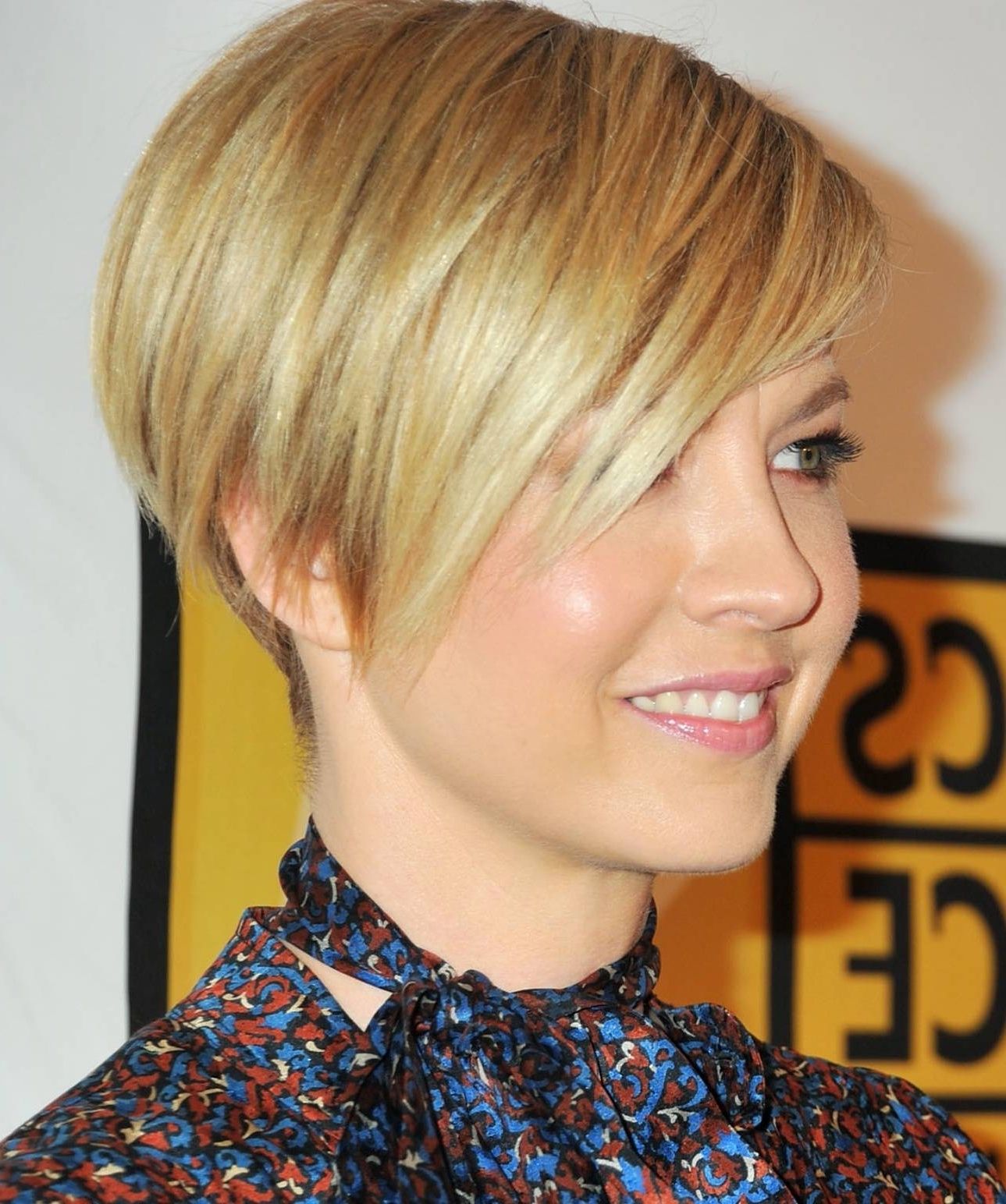 Inverted Bob Short Hairstyles – 28 Easy To Style Haircut Ideas In Most Current Choppy Side Parted Pixie Bob Haircuts (View 7 of 15)