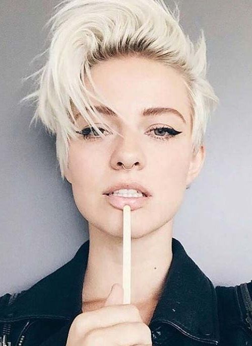 100 Short Hairstyles For Women: Pixie, Bob, Undercut Hair | Fashionisers With Paper White Pixie Cut Blonde Hairstyles (Photo 15 of 25)
